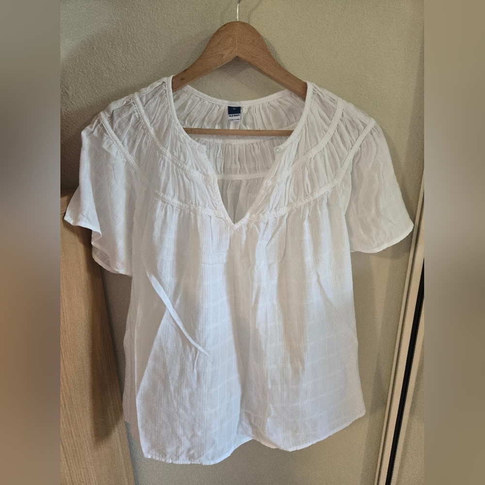 Old Navy White Short Sleeve Blouse